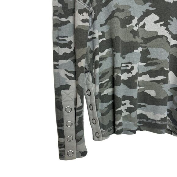 Camo Long Sleeve Top By Chaser - XS - Cotton Blend - Womens Casual Wear - Picture 4 of 6